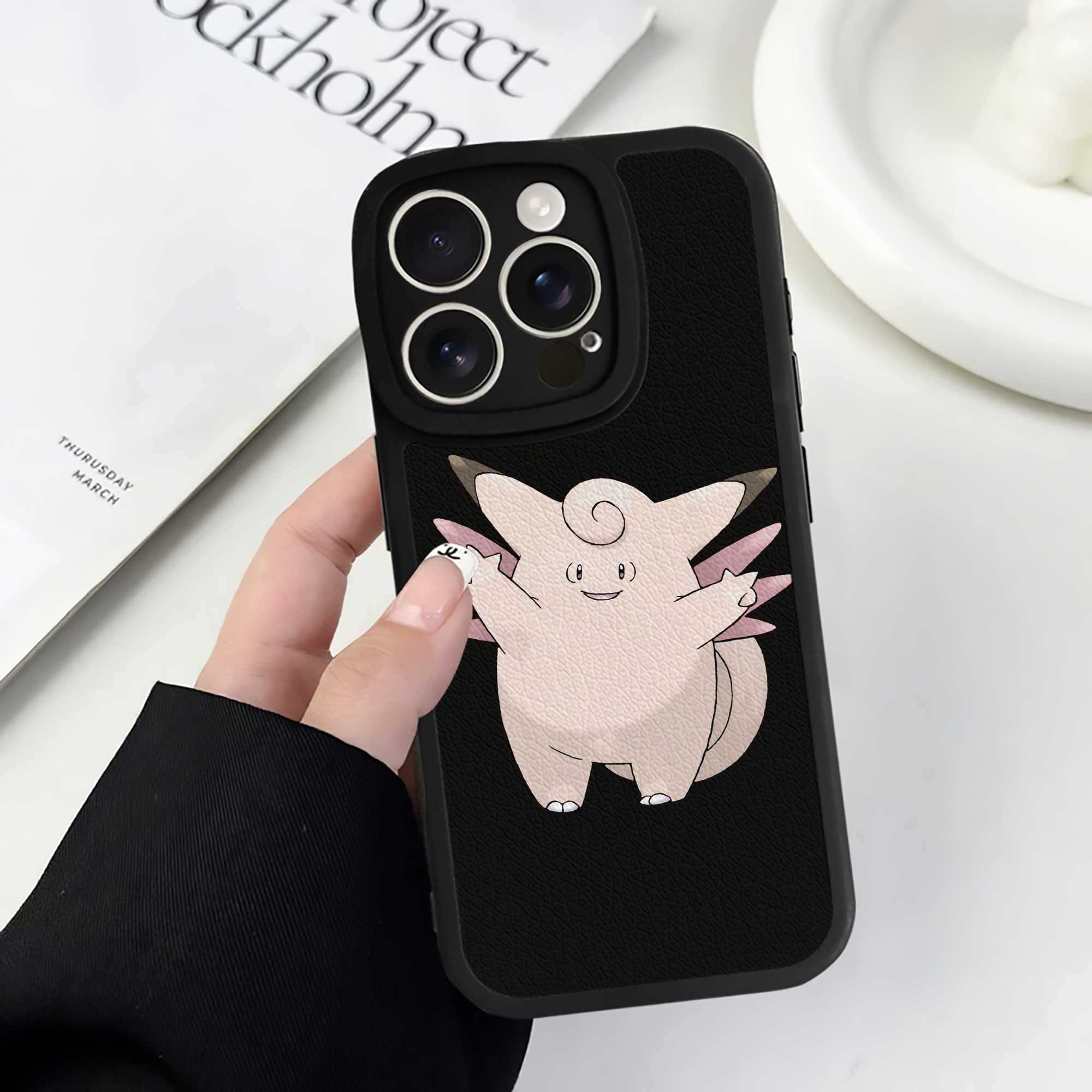 （画像用） ポケットモンスター Pokémon 【iPhone 16シリーズ対応】シリコンスマホケース（レザー調） 材質：シリコン